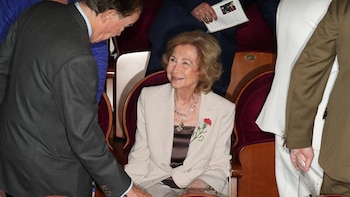 Se cumplen 29 años de la histórica inauguración del Teatro Real de Madrid: la noche en que los reyes Juan Carlos I y Sofía saldaron su deuda con la ópera