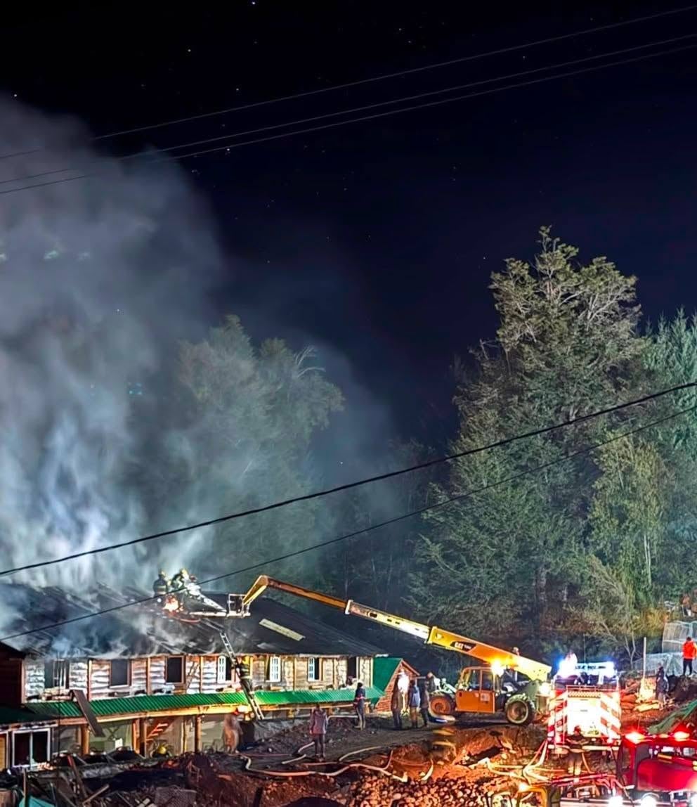 El foco del incendio se habría originado en el hall central y se expandió hacia la lavandería, la sala de máquinas y el sector superior del inmueble