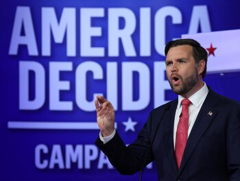 Vance aseguró que los inmigrantes