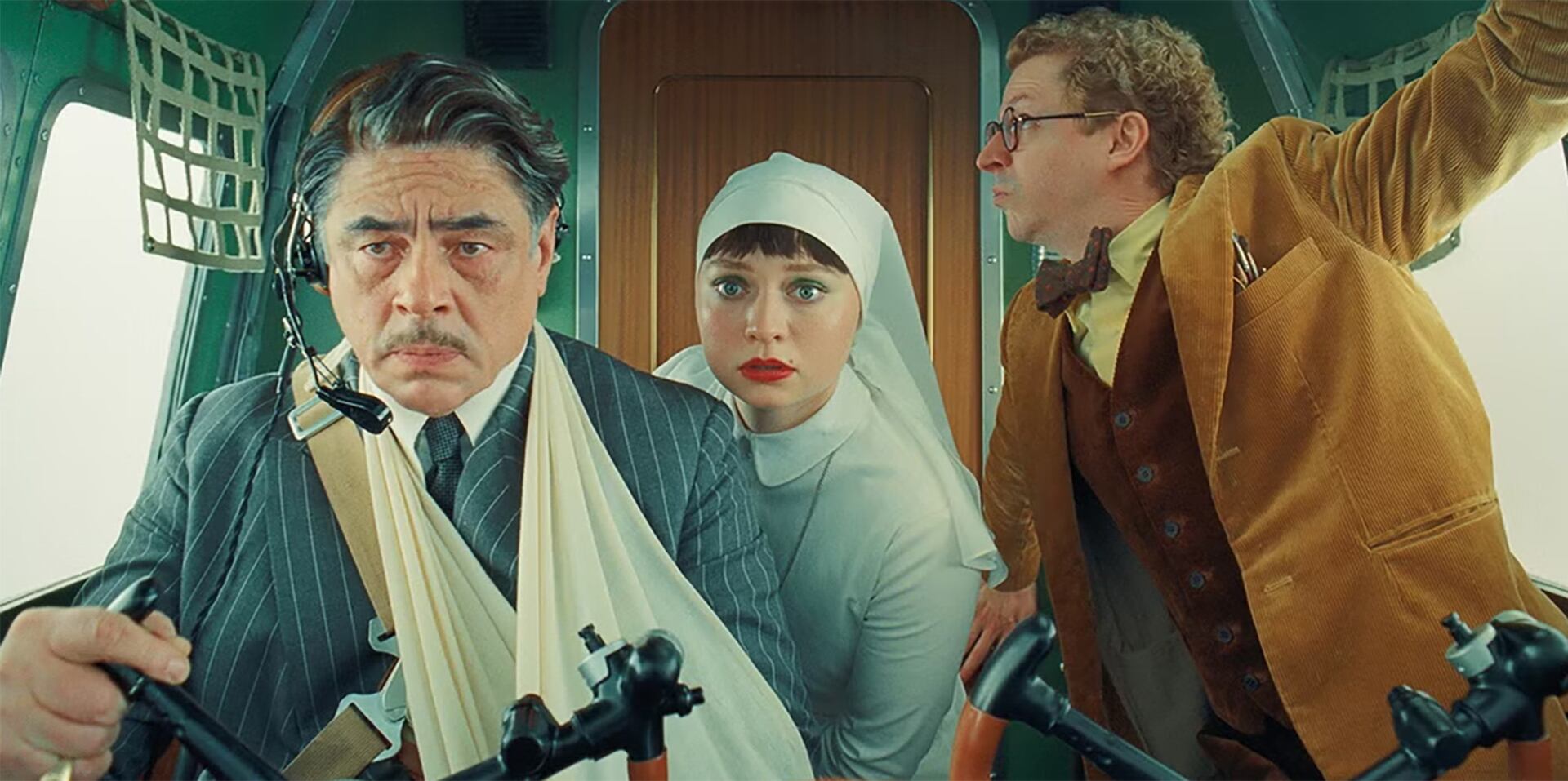 Benicio del Toro ayudó a Mia a manejar los nervios durante el rodaje de la nueva película de Wes Anderson (Focus Features)