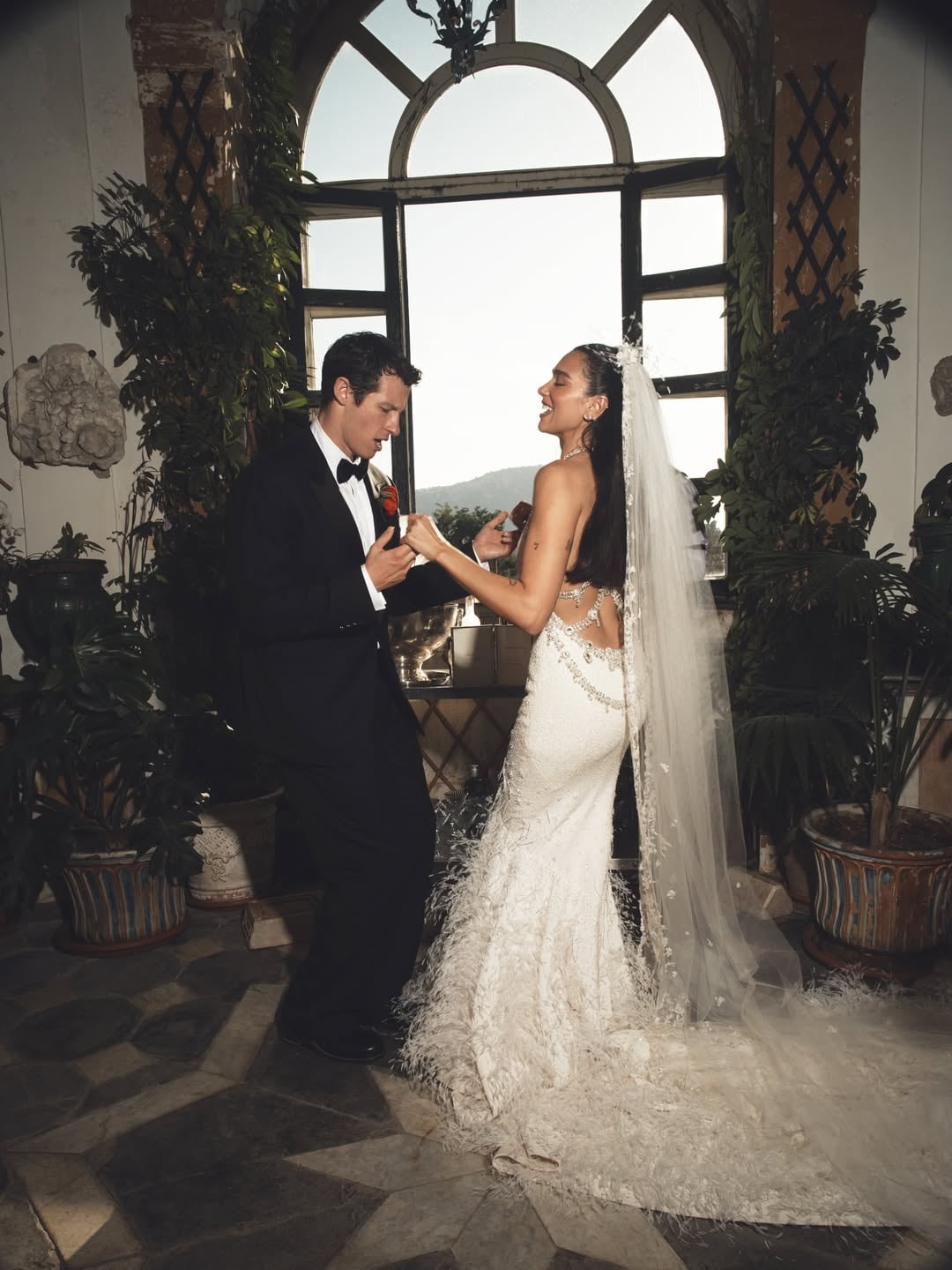 Las primeras imágenes de la boda de Dua Lipa y Callum Turner (Instagram)