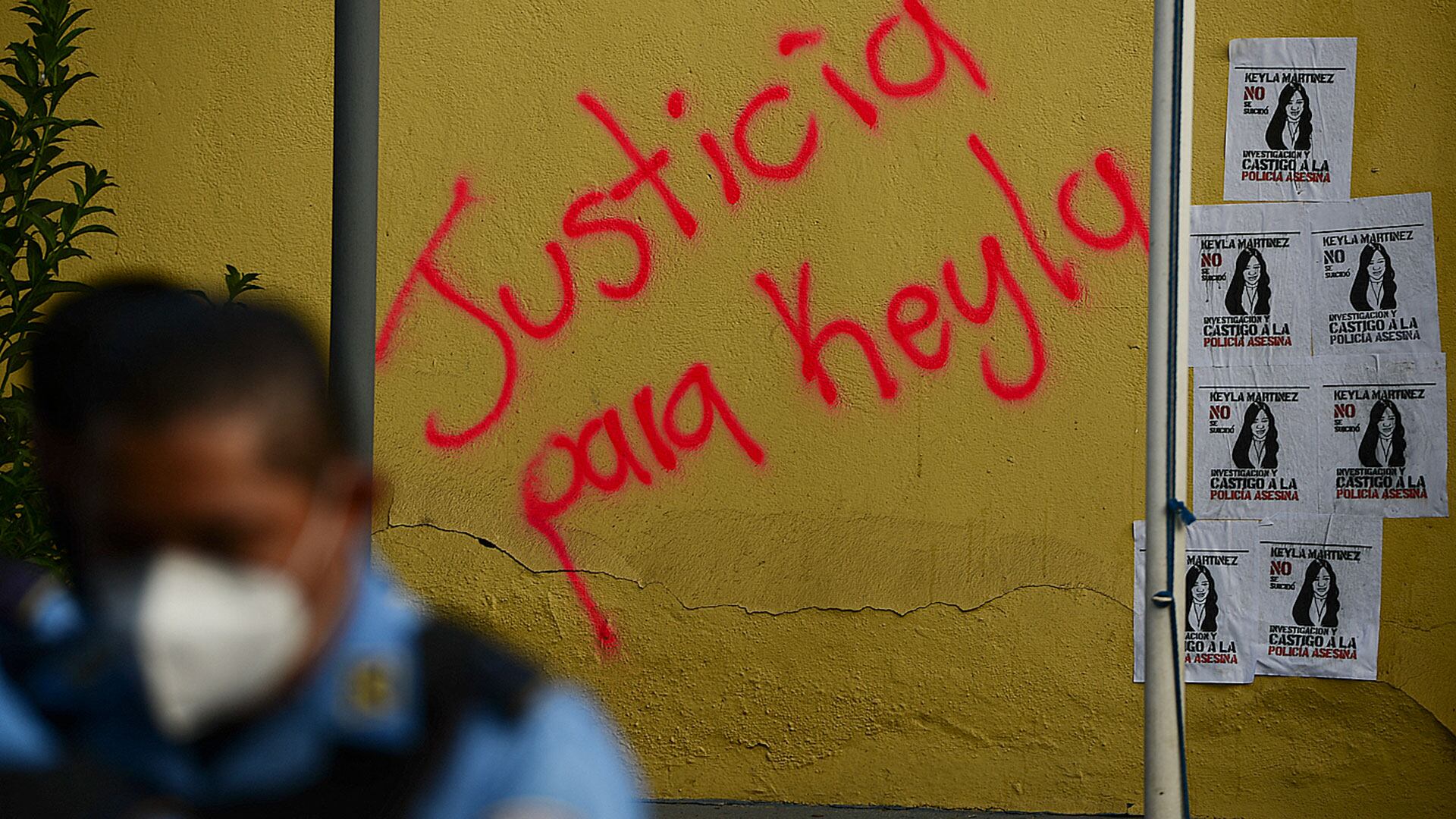El perito explicó que la víctima presentaba lesiones compatibles con la obstrucción de las vías respiratorias. (Foto: Orlando SIERRA / AFP)