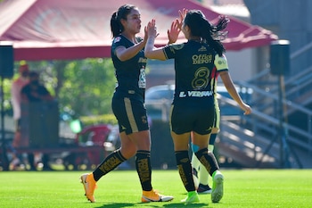 Con la anotación contra su