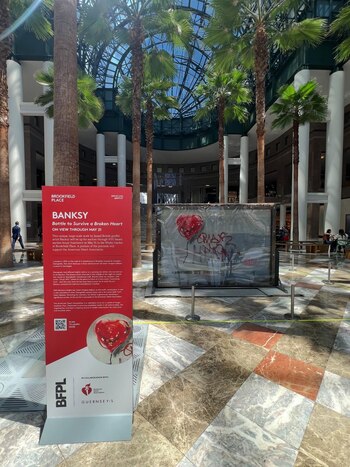 Una obra característica de Banksy