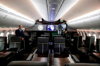 Imagen de archivo que muestra el interior del avión presidencial, un Boeing 787-8 Dreamliner, que vende el presidente de México, Andrés Manuel López Obrador, durante una gira de prensa en el hangar presidencial del Aeropuerto Internacional Benito Juárez en Ciudad de México. 27 de julio de 2020. REUTERS/Henry Romero/Foto de archivo