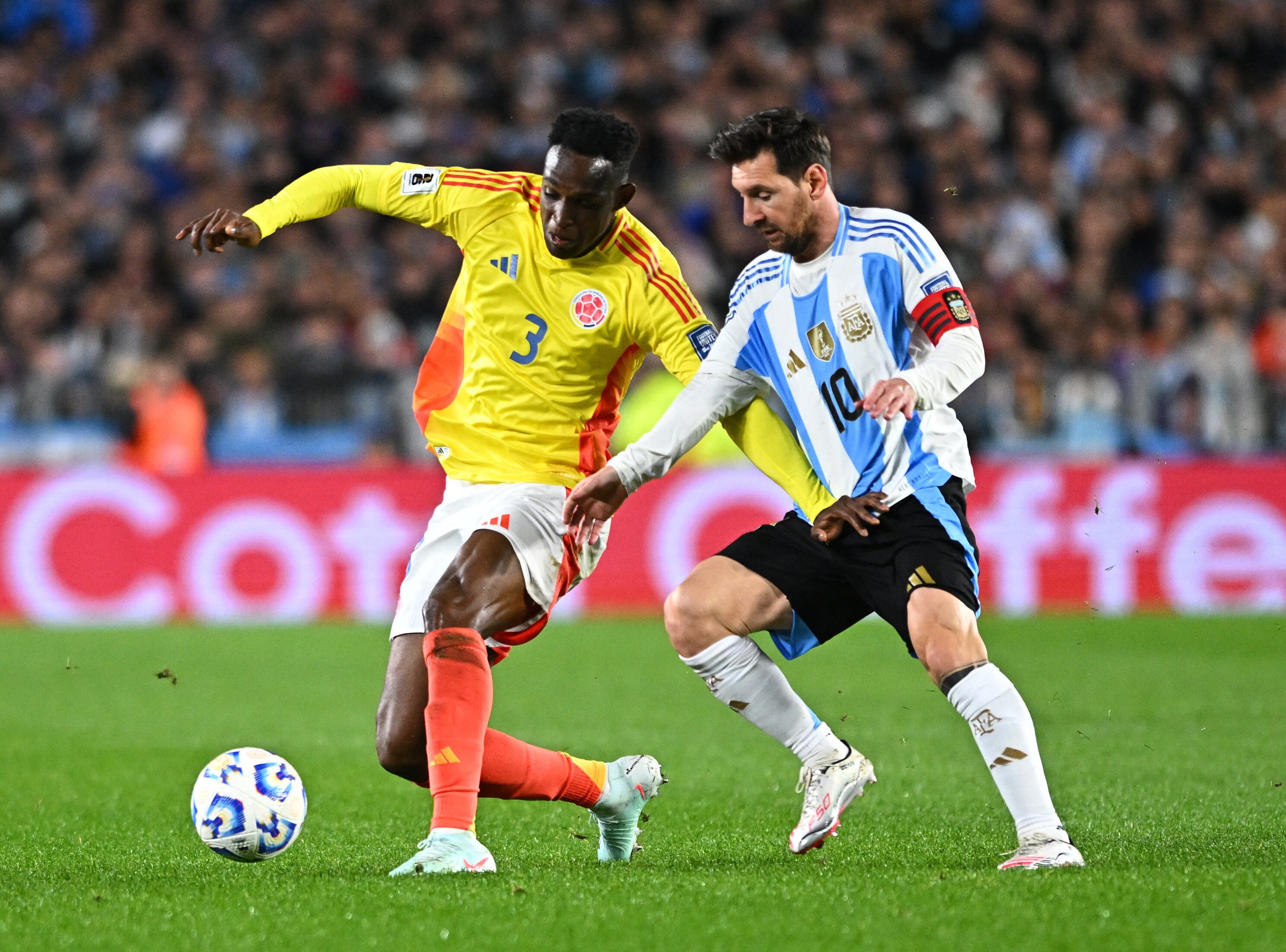Jhon Lucumí desmiente interés del Real Madrid - crédito Rodrigo Valle/Reuters