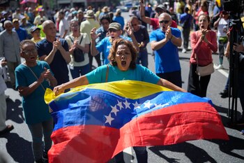 Opositores a Nicolás Maduro protestan