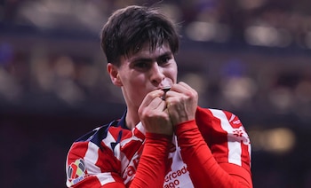 Armando González, campeón goleador de la Liga MX, entró al radar internacional tras participar en la Copa del Mundo con la Selección Mexicana. (X/ @Chivas)