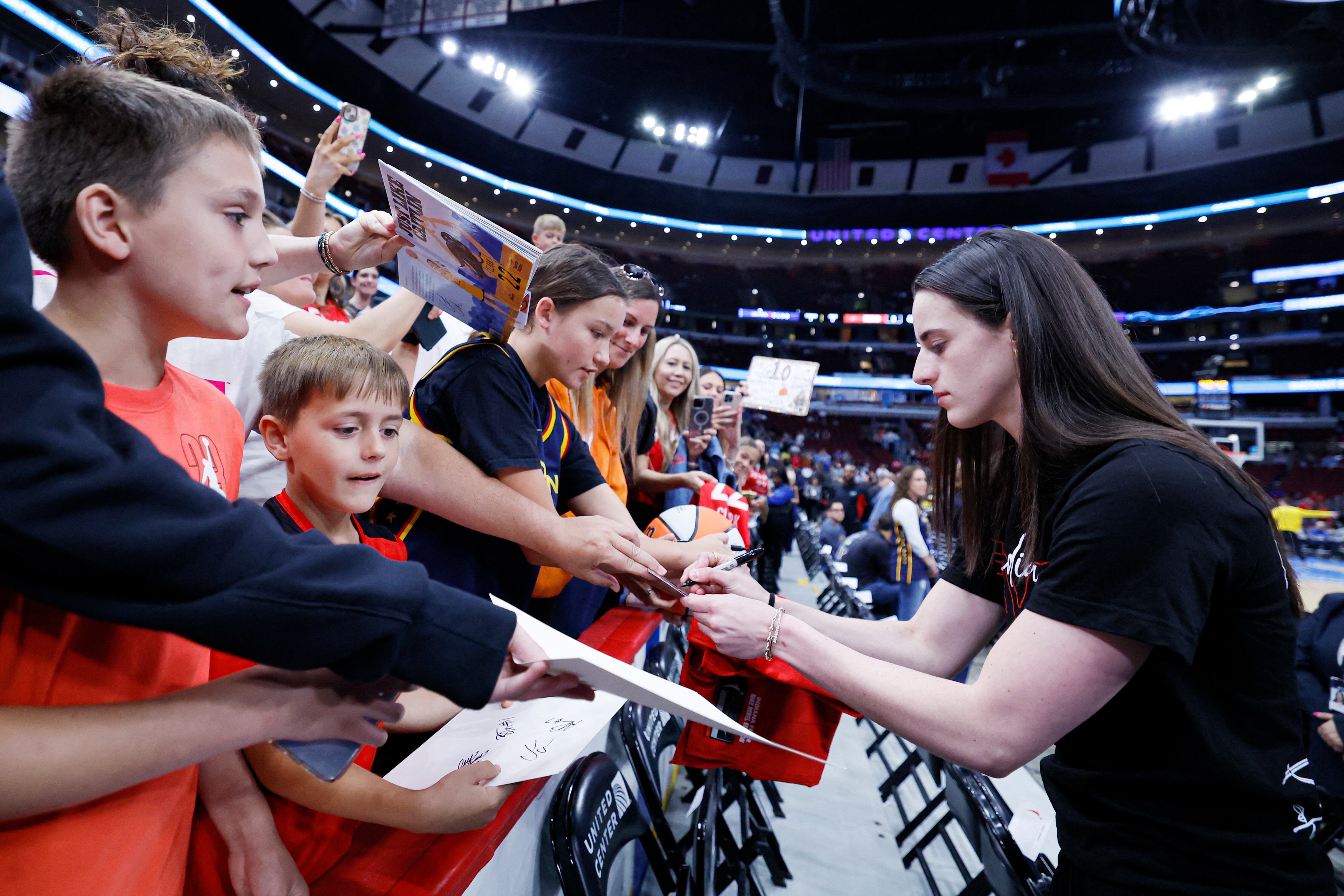 Caitlin Clark se consolida como el principal atractivo de la WNBA y motor de su crecimiento reciente (Mandatory Credit: Kamil Krzaczynski-Imagn Images)