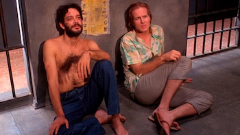 William-Hurt-y-Raul-Julia-en-El-beso-de-la-mujer-araña