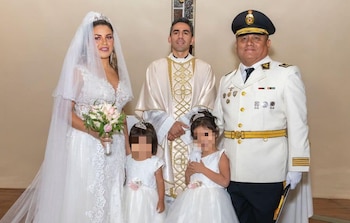 Lejos de fórmulas románticas, Robert