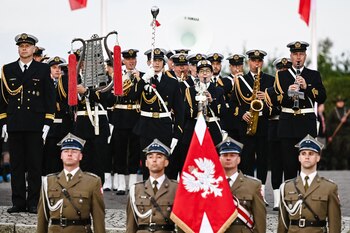 Miembros de la orquesta militar