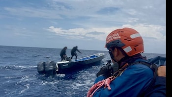 Dos individuos fueron capturados en el operativo - crédito Armada Nacional