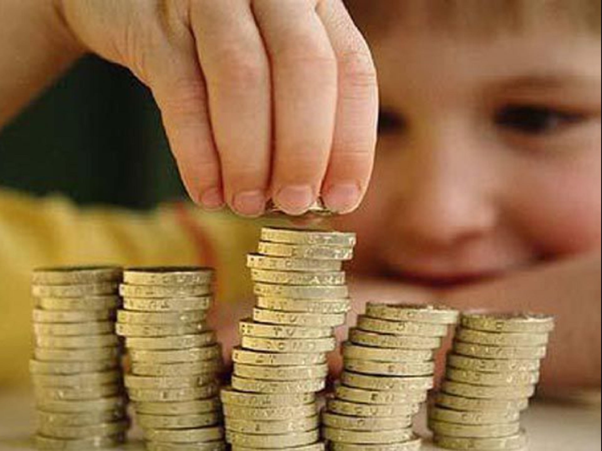 Valeria Díaz recomienda enseñar a los niños a diferenciar entre necesidades y deseos para fomentar una gestión consciente de las finanzas personales