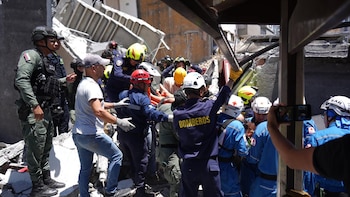 Sobrevivientes del terremoto en Cali narraron los momentos de pánico mientras se derrumbaban varias edificaciones: “Pensé que nos íbamos a morir”