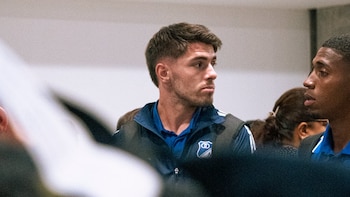 Millonarios le estaría buscando reemplazo a Edgar Elizalde para la Liga BetPlay: tendría en la mira a dos defensores