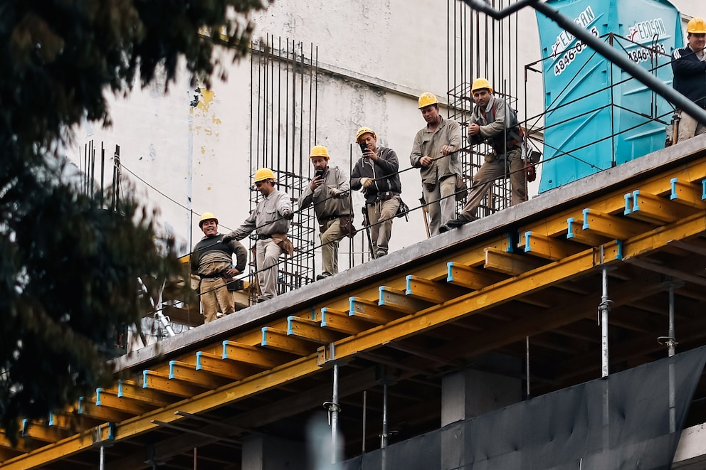 El Gobierno impulsa la economía y fomenta el consumo para fortalecer la confianza ciudadana