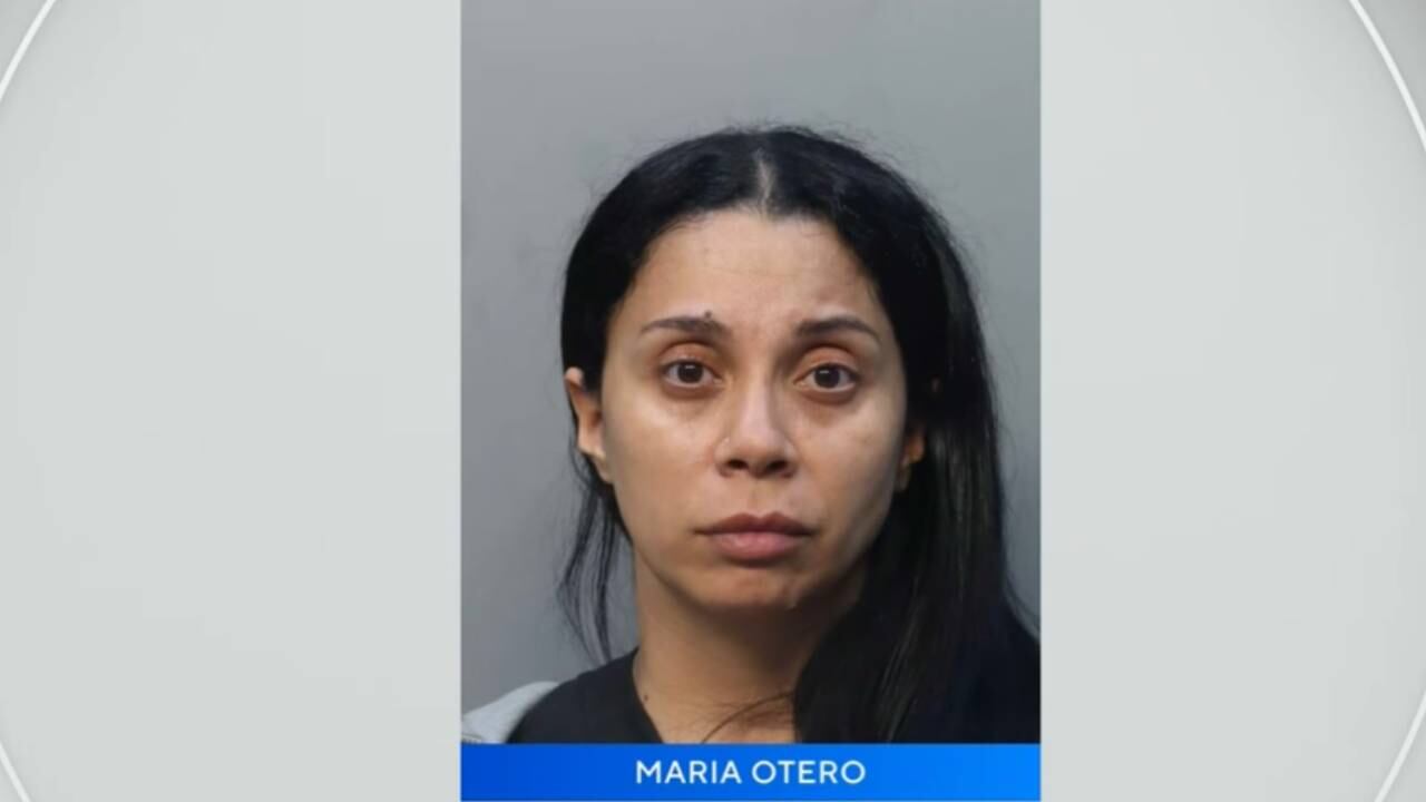 Las autoridades de Hialeah arrestaron a Maria Otero por operar una casa de recuperación postoperatoria sin licencia en el noroeste de la ciudad. (CBS Miami)
