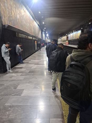 Metro retraso Linea 3 Copilco