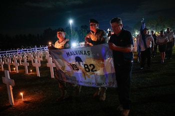 Los veteranos de Malvinas de Pilar durante la vigilia (X: @FedericoAchaval)