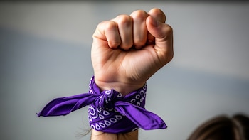Tradwife y “voto por hogar” encienden alertas en México: abre discusión en redes sobre retroceso en derechos de las mujeres