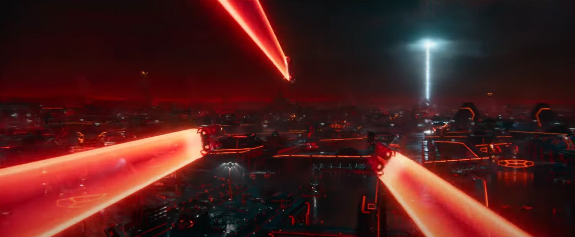 El guion de Tron: Ares incorpora debates actuales sobre inteligencia artificial y dilemas éticos en la era digital (Créditos: Disney+)