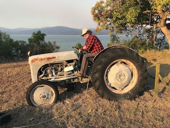 HANDOUT - Craig Beckey maneja