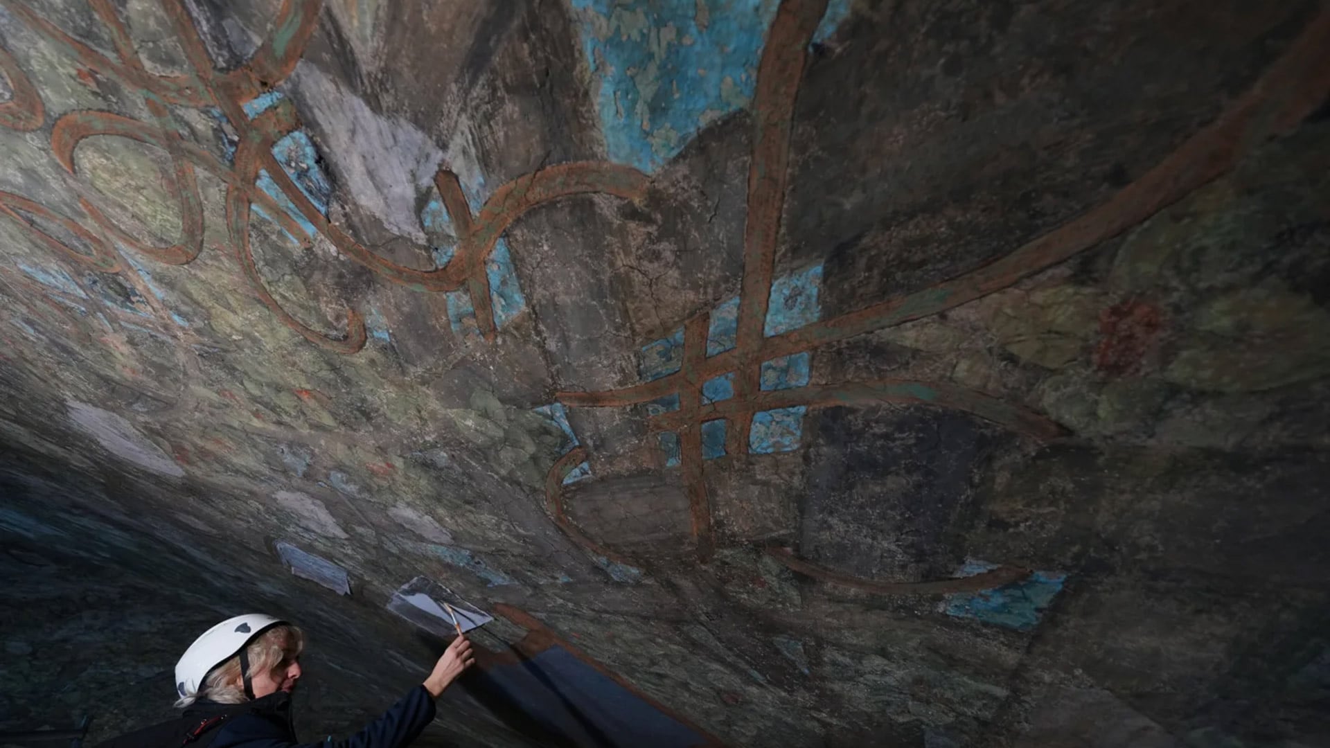 El análisis realizado por el Leonardo DNA Project revela la presencia de material genético antiguo y microbiomas en diversas obras y correspondencia, abriendo nuevas posibilidades para estudiar la vida y entorno del artista del Renacimiento. (Foto AP)