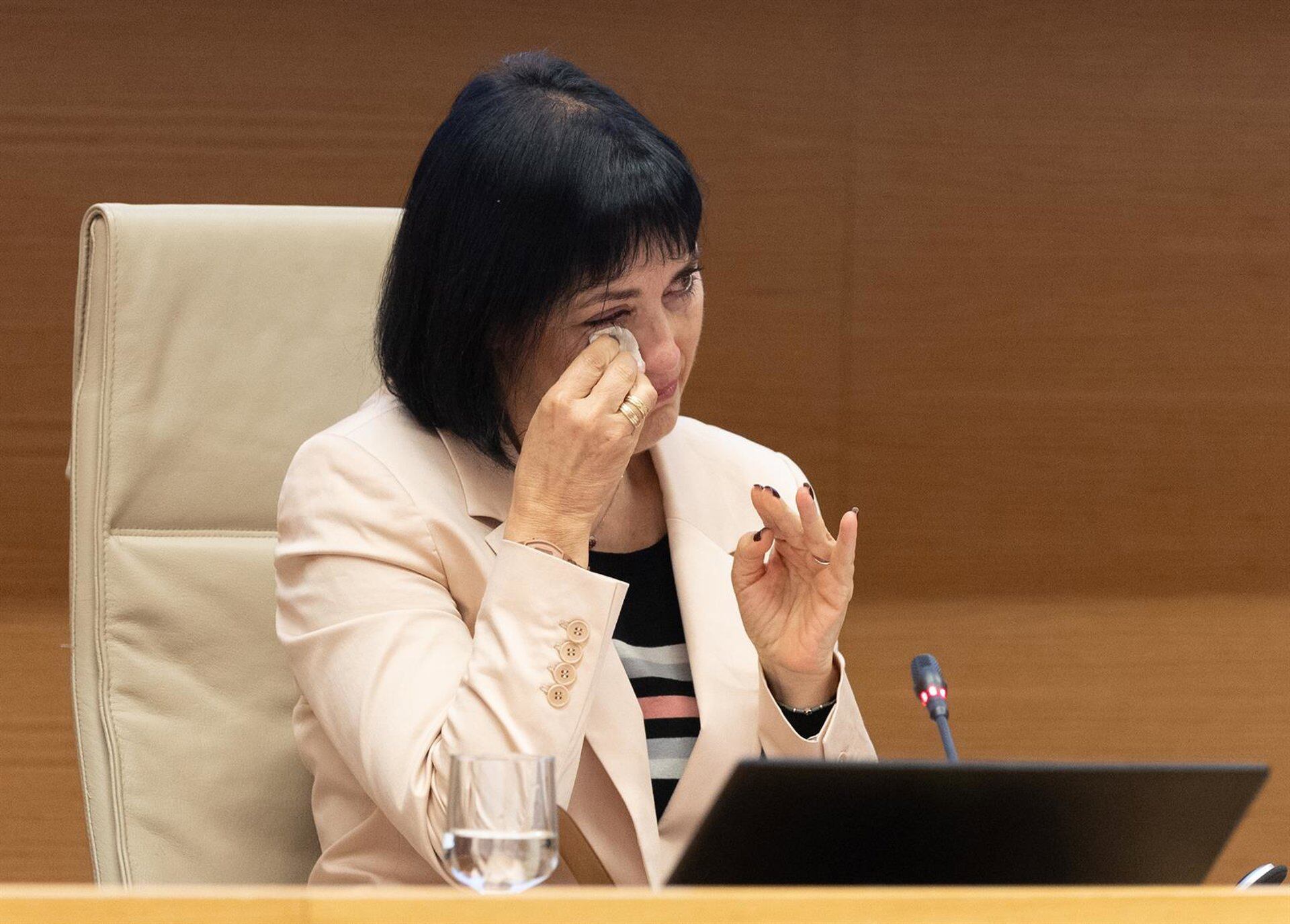 PP y Vox se suman al aplauso a una víctima de la dana en el tercer día de comparecencias en el Congreso