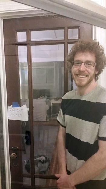 Scott Watkins organiza su día para cuidar a Johanna con amor inmutable (Johanna Watkins)