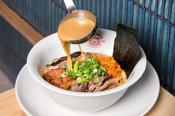 El caldo es la base que da sabor a cualquier plato de ramen (Komainu)