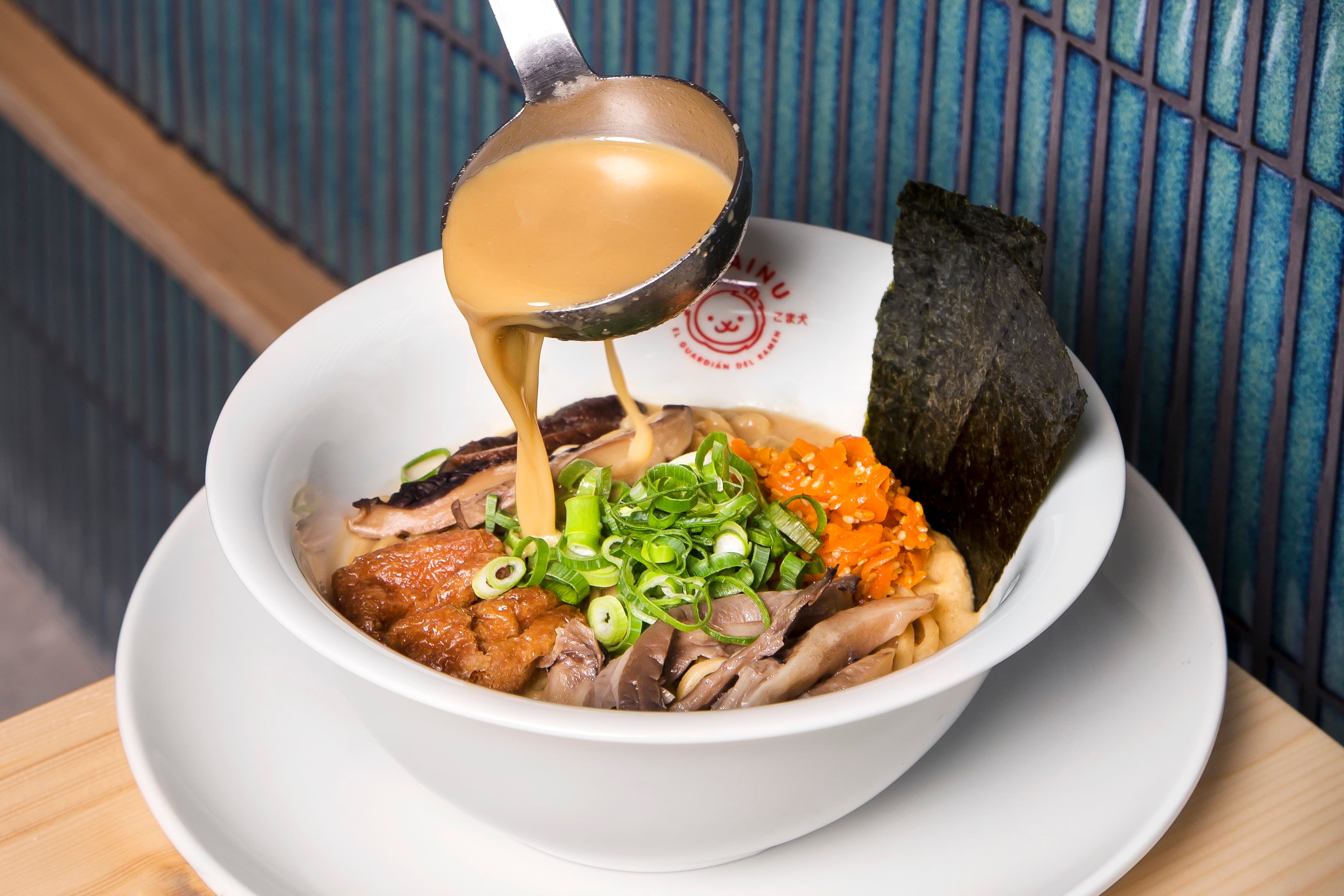 El caldo es la base que da sabor a cualquier plato de ramen. (Komainu)