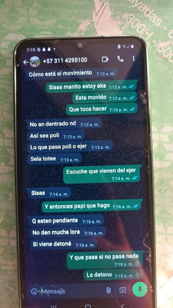 Policía investiga chats entre los