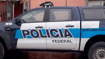 Detuvieron a un jefe de la Policía Federal en Córdoba por el presunto robo de pitbulls y dinero