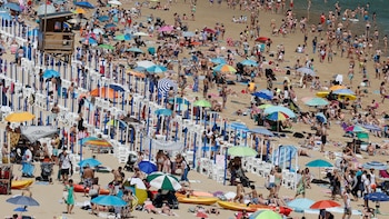 La primera ola de calor del verano obliga a la Aemet a activar alertas por altas temperaturas en al menos 13 comunidades