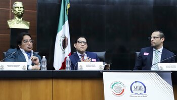 Presentan en el Senado obras