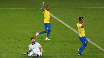 La sorprendente sentencia de Dani Alves sobre cómo trataban a Messi en Argentina antes de los títulos