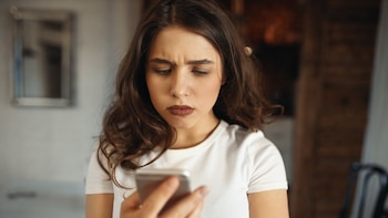 El 71% de los colombianos recibió un intento de fraude telefónico en 2025: cómo identificar la estada a tiempo
