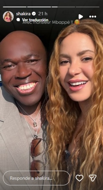 Shakira coincidió en los palcos con Wilfried Mbappé, padre de Kylian, mientras observaba el partido entre Francia y Marruecos - crédito @shakira/Instagram