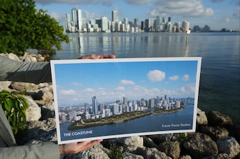 Florida rediseñó parques, viviendas y muros costeros para adaptarse al avance del mar y a tormentas más frecuentes (AP Photo/Lynne Sladky)