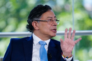 La percepción positiva sobre el presidente Gustavo Petro aumentó entre los colombianos según la reciente encuesta del Centro Nacional de Consultoría (CNC) para Cambio - crédito Alejandro García/EFE
