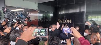 Martín Sandoval y manifestantes intentaron