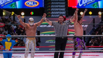 Averno traiciona a Místico y le arranca la máscara tras vencer a Zandokan Jr. y Star Jr.