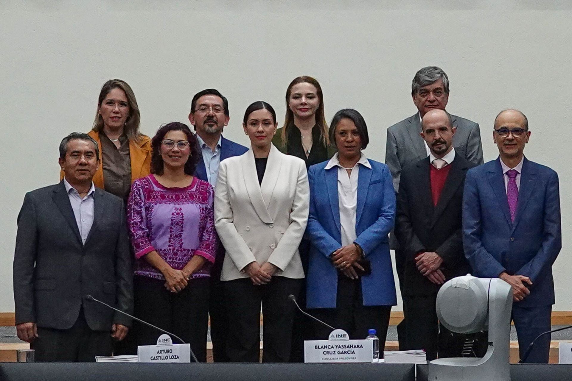 CIUDAD MÉXICO, 27OCTUBRE2026.- Se llevó a cabo la sesión extraordinaria por parte de los consejeros electorales en la cual la Blanca Cruz, tomo protesta como consejera presidenta interina, esto en el Pleno del Instituto Nacional Electoral.FOTO: ROGELIO MORALES /CUARTOSCURO.COM