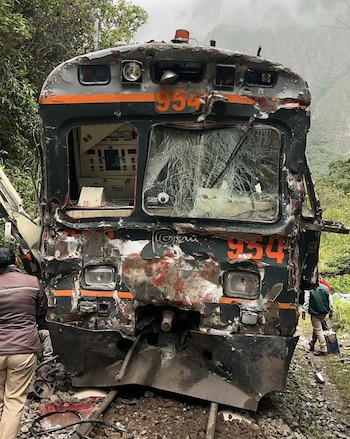 Colisión frontal entre dos trenes