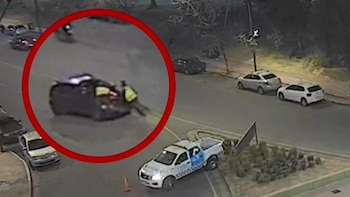 Córdoba: un conductor escapó de un control de tránsito, arrastró a un inspector por cinco cuadras y fue detenido