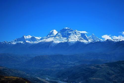 El Parque Nacional Huascarán se encuentra en una zona tropical y cuenta con algunos de los nevados más altos del mundo. (Andina)