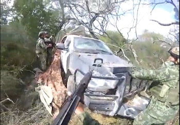 El vehículo estaba escondido entre