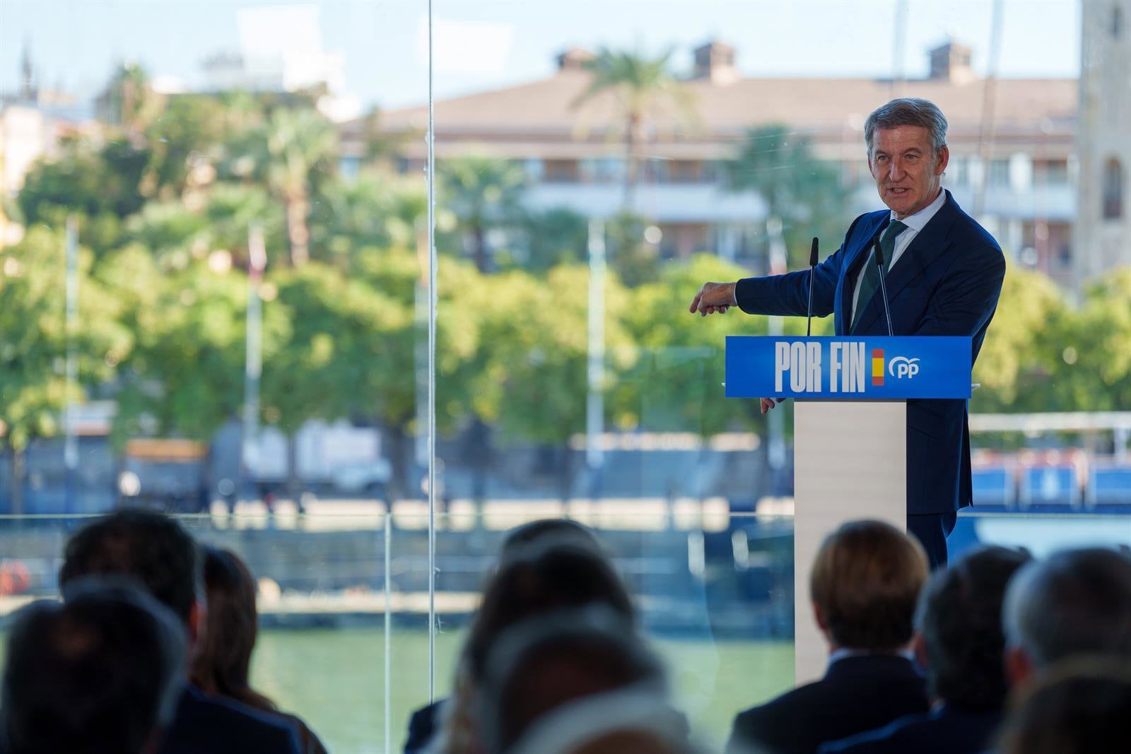 Feijóo renueva el 60% de sus cabeza de lista al Congreso, que presentará el domingo en Salamanca