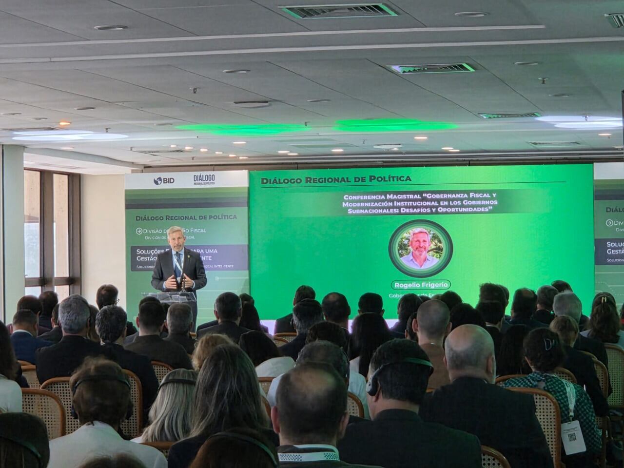 El gobernador de Entre Ríos, Rogelio Frigerio, viajó a Brasil en busca de un crédito del BID para reparar rutas provinciales